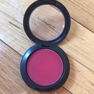 Mac blush in Frankly Scarlet